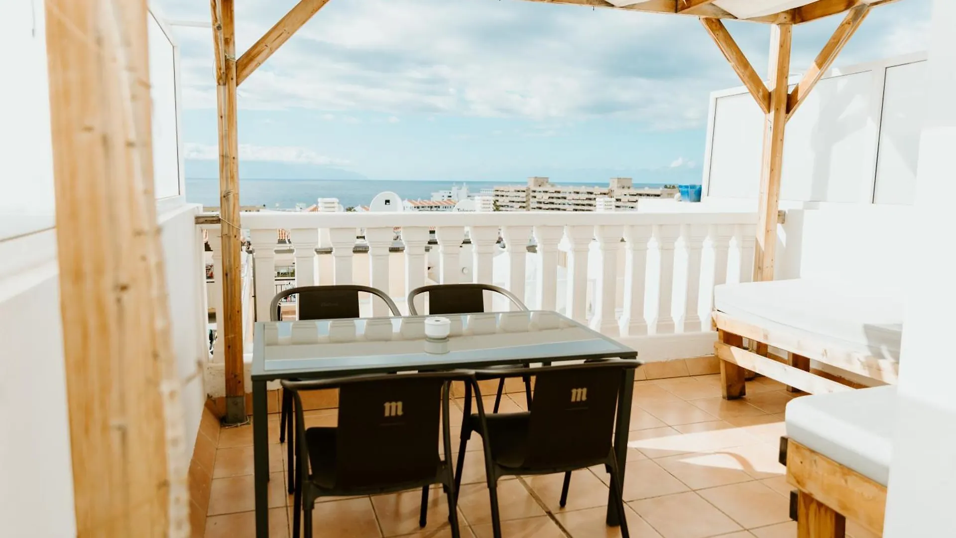 Spacious 2 Bedroom Golden Apartment By Aqua Vista Tenerife Callao Salvaje