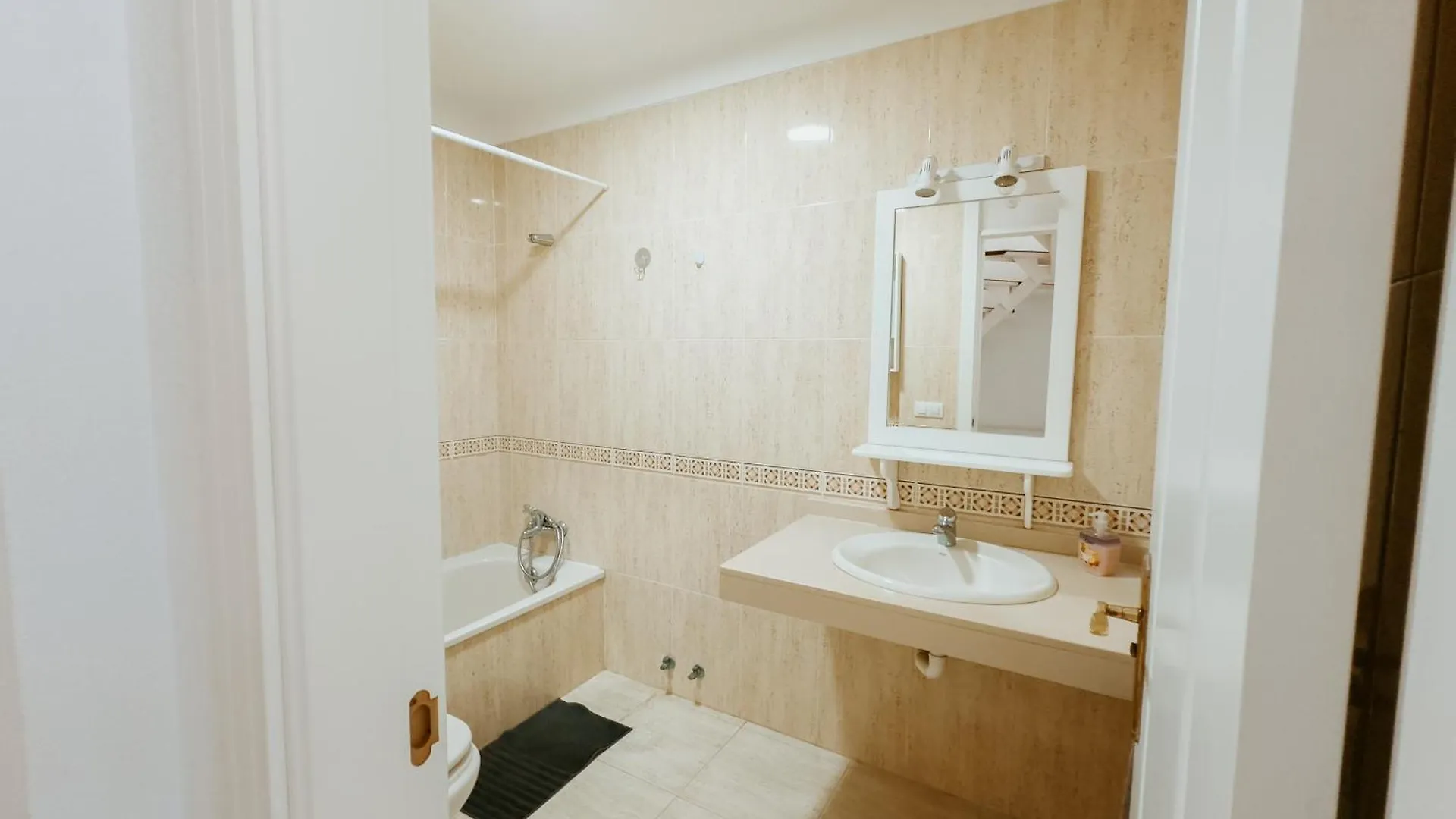 Spacious 2 Bedroom Golden Apartment By Aqua Vista Tenerife Callao Salvaje Spanien