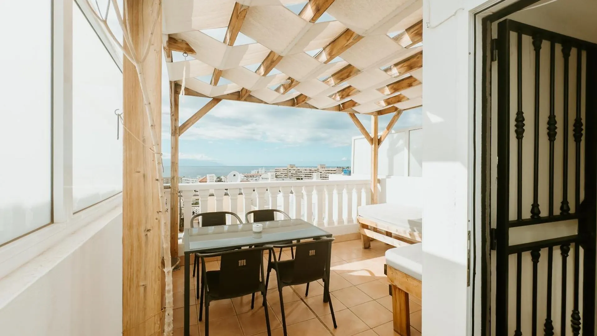 Spacious 2 Bedroom Golden Apartment By Aqua Vista Tenerife Callao Salvaje 0*,