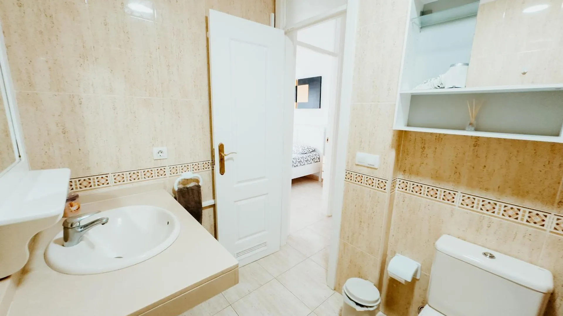 Spacious 2 Bedroom Golden Apartment By Aqua Vista Tenerife Callao Salvaje 0*,
