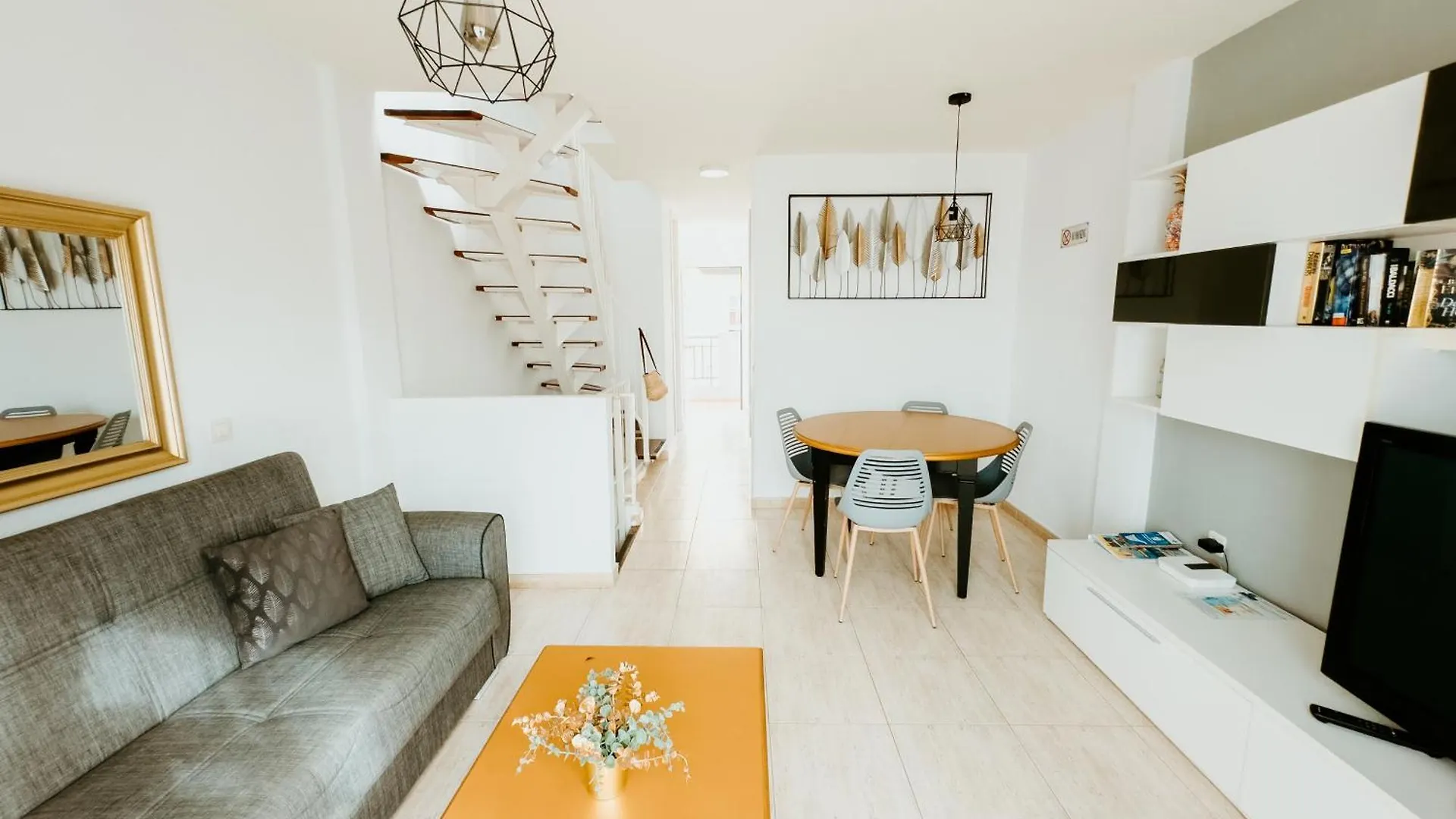 Spacious 2 Bedroom Golden Apartment By Aqua Vista Tenerife Callao Salvaje